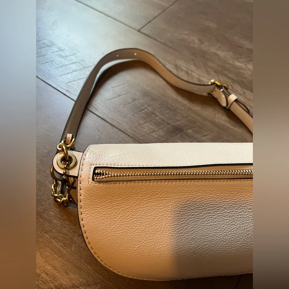 Vintage CHAIN BELT BAG WITH QUILTING IN WHITE 

Style No. C0851 - Picture 10 of 13